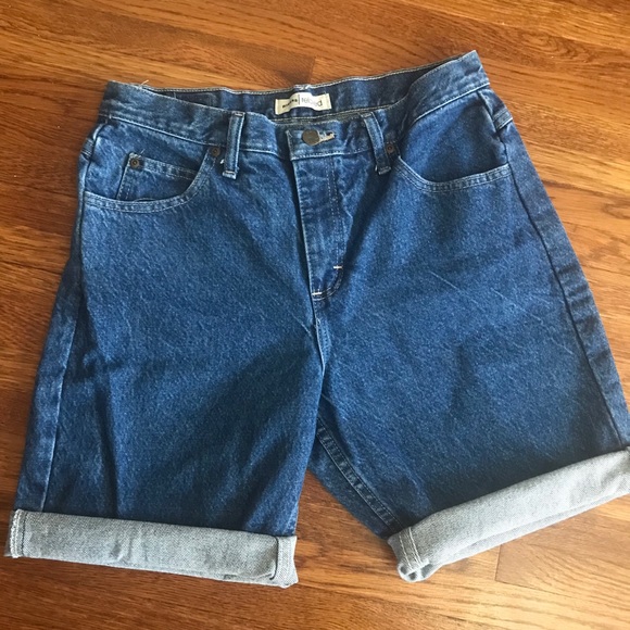 Pants - Women’s 10 cut off mom shorts denim jean